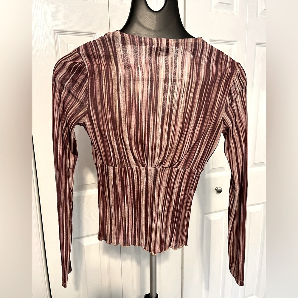 Eyeshadow Brown and White Ribbed Long Sleeve Blouse - Picture 3 of 9